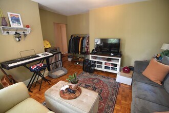 19 Craig Pl in Brookline, MA - Building Photo - Building Photo