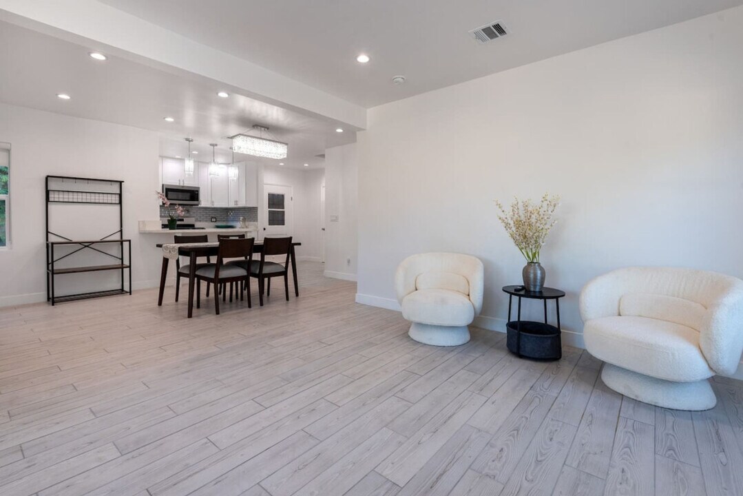 113 N San Vicente Blvd-Unit -ID1042899P in Beverly Hills, CA - Building Photo