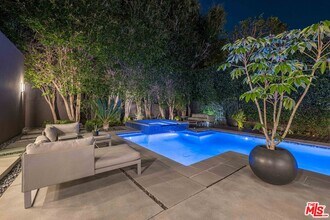 8610 West Dr in Los Angeles, CA - Building Photo - Building Photo
