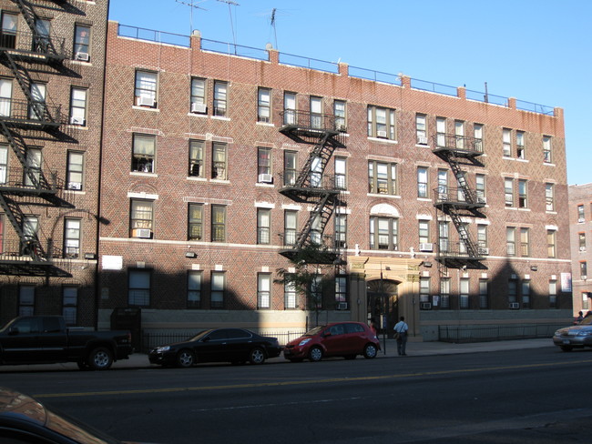 166 Rockaway Pky in Brooklyn, NY - Foto de edificio - Building Photo