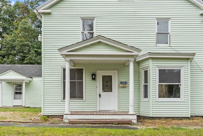 15 Bliss St in Monson, MA - Building Photo - Building Photo