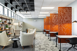 Walnut Tower Apartments in Kansas City, MO - Building Photo - Interior Photo