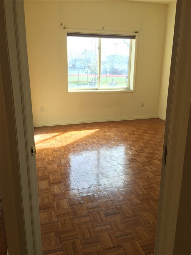 200 Paterson Plank Rd-Unit -204 in Union City, NJ - Building Photo - Building Photo
