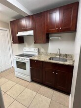 1143 Highland St N-Unit -1 in St. Petersburg, FL - Building Photo - Building Photo