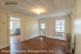 830 Moro St in Manhattan, KS - Building Photo - Building Photo