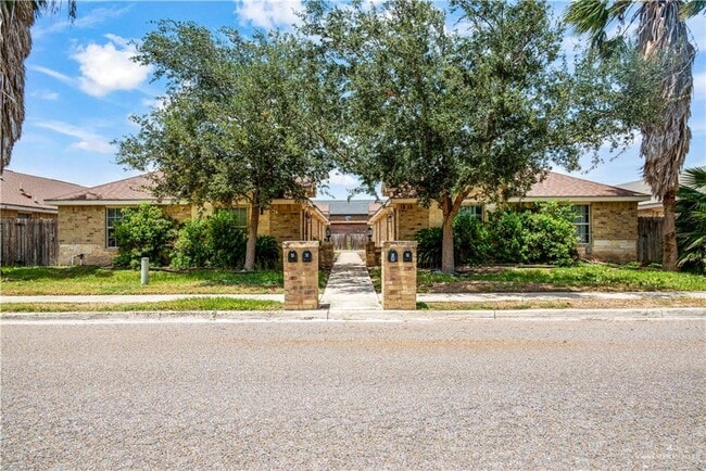 property at 1929 Lacywood