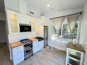 2840 Esturion Pl in Carlsbad, CA - Building Photo - Building Photo