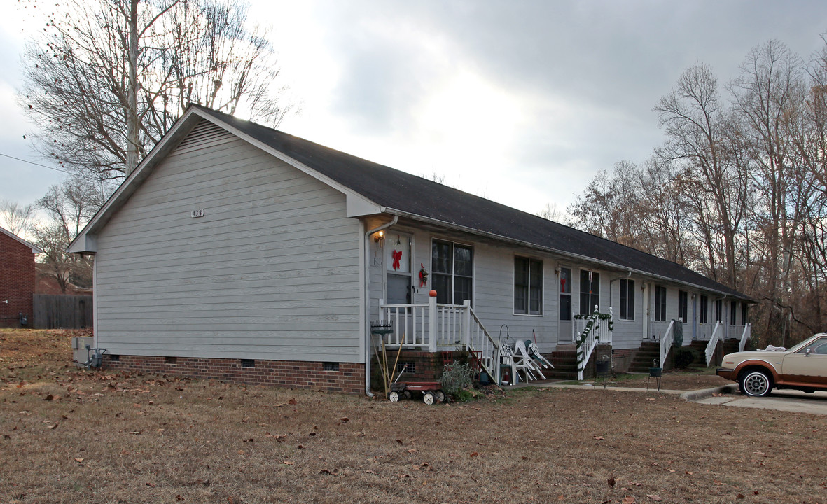 438 Camp Rd in Burlington, NC - Foto de edificio