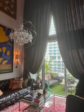 1050 Brickell Ave in Miami, FL - Foto de edificio - Building Photo