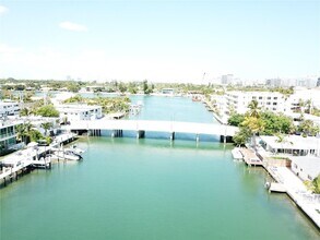 8335 Crespi Blvd in Miami, FL - Building Photo - Building Photo