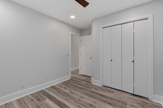 16512 Trevin Cv in Manor, TX - Foto de edificio - Building Photo