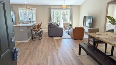 55962 Wood Duck Dr in Bend, OR - Building Photo - Building Photo