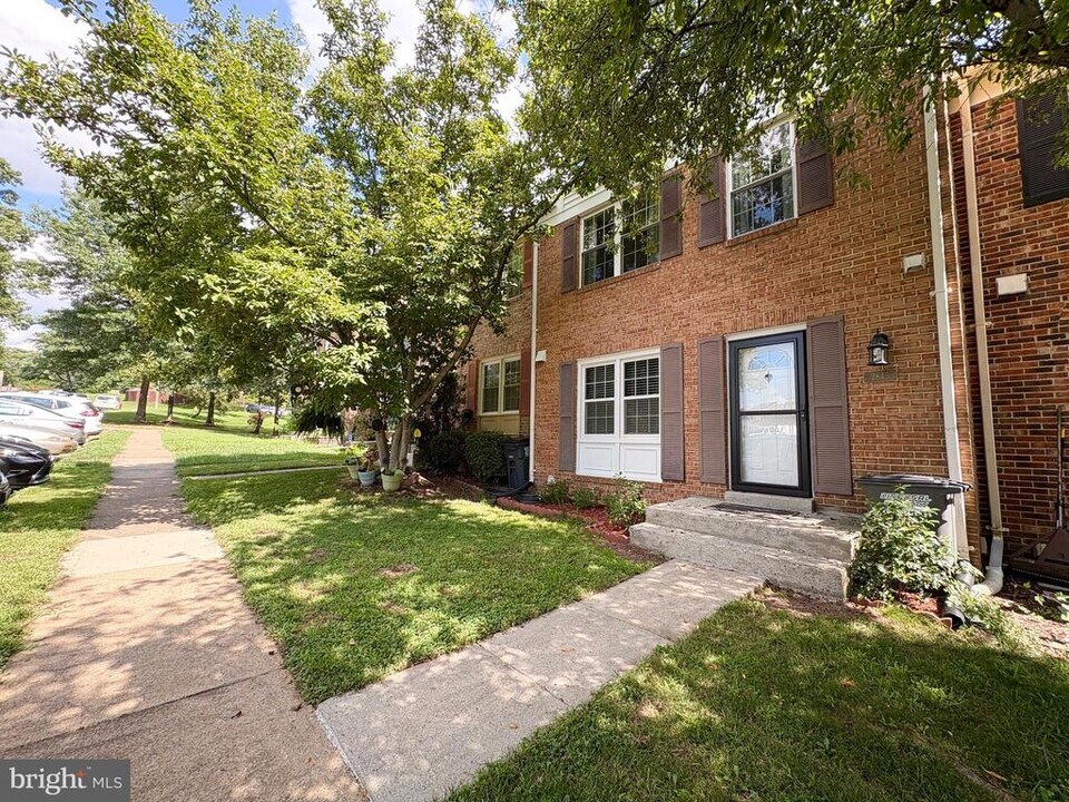 2845 Seminole Rd in Woodbridge, VA - Building Photo