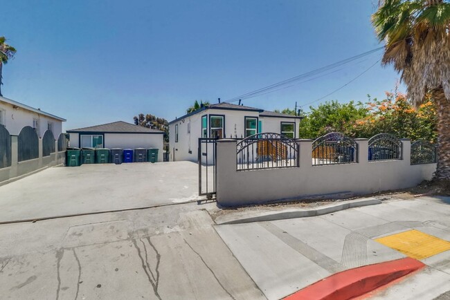 property at 2806 E 8th St
