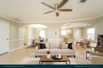 7706 Eldergrove Ln in Richmond, TX - Foto de edificio - Building Photo