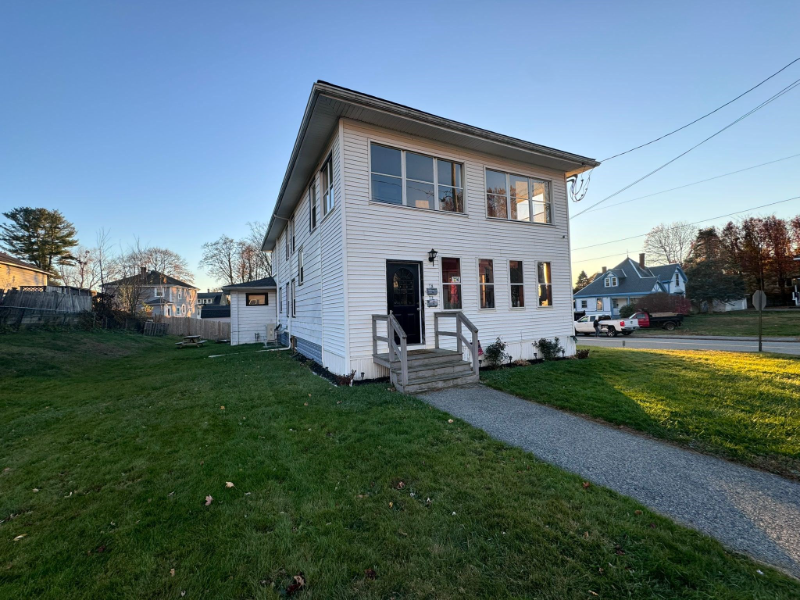 105 Groveland St-Unit -2 in Haverhill, MA - Building Photo