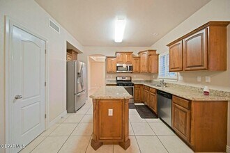 5572 Ignacio Frias Dr in El Paso, TX - Building Photo - Building Photo