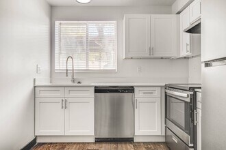 The Pointe at Northridge in North Salt Lake, UT - Foto de edificio - Building Photo