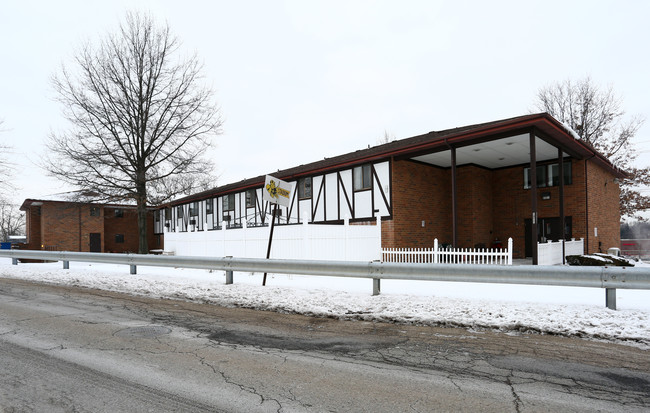 Witmer Arms in Massillon, OH - Foto de edificio - Building Photo