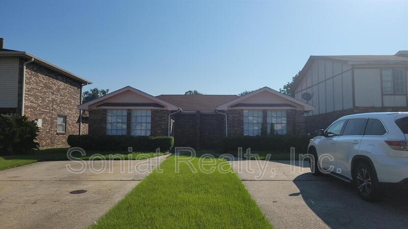 7825 Star St in New Orleans, LA - Building Photo