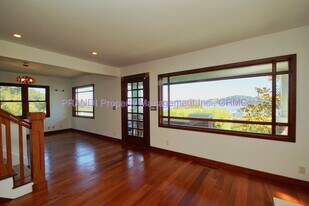 63 Glen Dr in Sausalito, CA - Building Photo