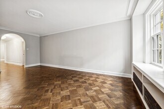 73 E Elm St in Chicago, IL - Building Photo - Building Photo