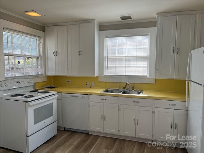 668 N 6th St in Albemarle, NC - Building Photo - Building Photo