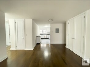 East 89 Street in New York, NY - Foto de edificio - Building Photo