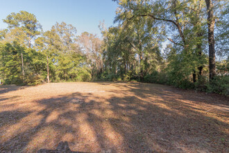 5384 Jackson Bluff Rd in Tallahassee, FL - Building Photo - Building Photo