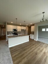 8985 Hawk Hl Wy in Plain City, OH - Building Photo - Building Photo