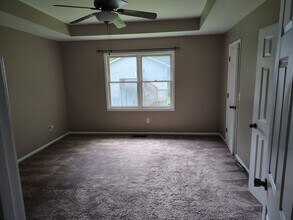 2422 Happy Valley Cir in Newnan, GA - Foto de edificio - Building Photo