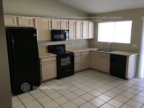 10510 N 76th Dr in Peoria, AZ - Building Photo - Building Photo