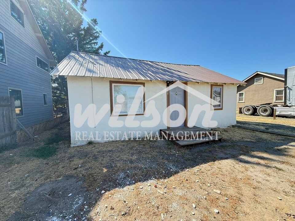 708 N 28th Ave in Yakima, WA - Building Photo