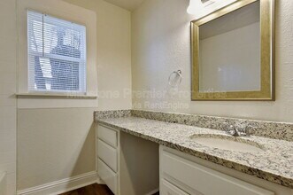 1115 S Rusk Ave in Denison, TX - Building Photo - Building Photo