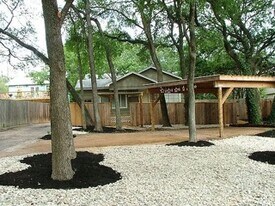 4521 Merle Dr, Unit B lower in Austin, TX - Building Photo