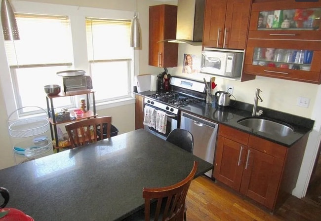 19 Frederick Ave, Unit 1