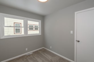 424 S 66th St in Milwaukee, WI - Building Photo - Building Photo