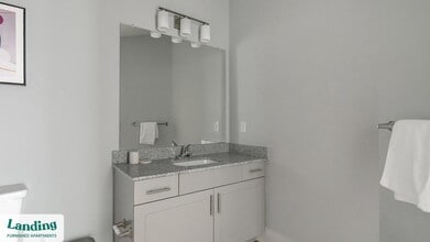 1619 N Frazier St, Unit 339 in Conroe, TX - Building Photo - Building Photo