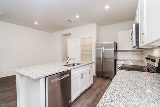 11877 Mountain Retreat Ln in Riverview, FL - Building Photo - Building Photo