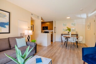 Deer Ridge Apartments in Loveland, OH - Building Photo