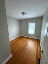 98 Hazel St, Unit 3 in Lincoln, RI - Building Photo - Building Photo