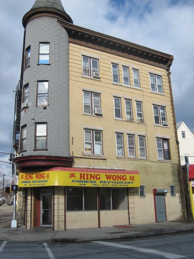 104 President St in Passaic, NJ - Foto de edificio - Building Photo