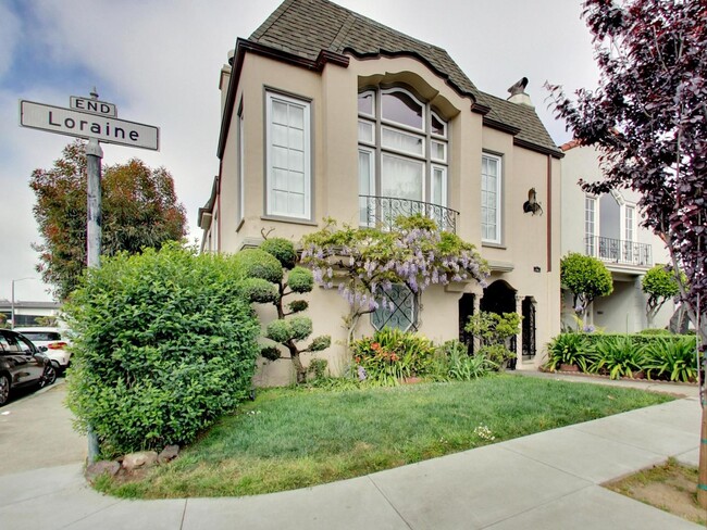 property at 75 Loraine Ct