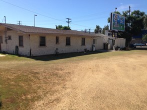 1306 S Glendale Ave in Glendale, CA - Building Photo - Building Photo