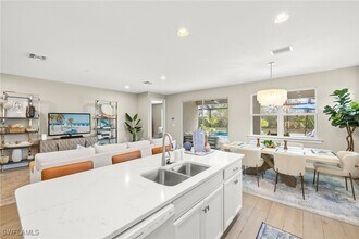 14546 Tropical Dr in Naples, FL - Building Photo - Building Photo
