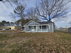 2034 Jenkins Dairy Rd in Gastonia, NC - Building Photo