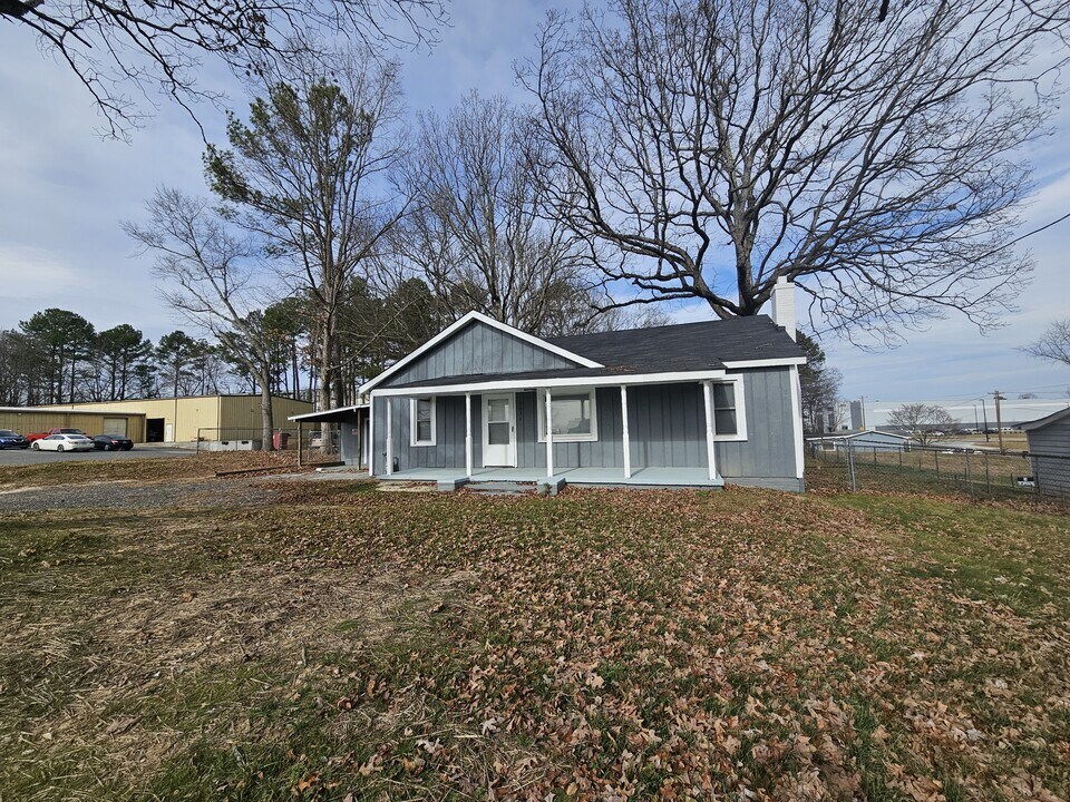 2034 Jenkins Dairy Rd in Gastonia, NC - Building Photo