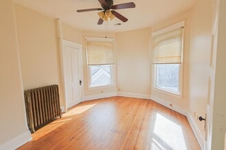 1322 E Spring St in New Albany, IN - Foto de edificio - Building Photo