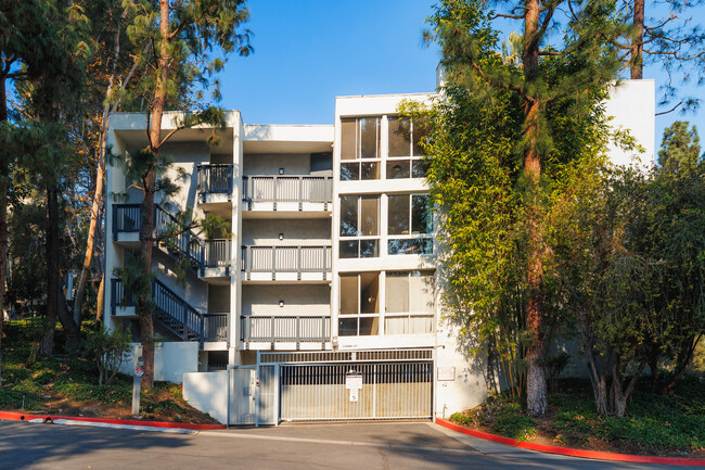 The Estates Condominium in Rolling Hills Estates, CA - Building Photo - Building Photo