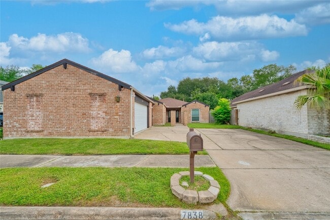 7838 Vickijohn Dr, Unit 107 in Houston, TX - Building Photo - Building Photo